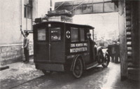 Москва: автомобиль скорой помощи 1920-х